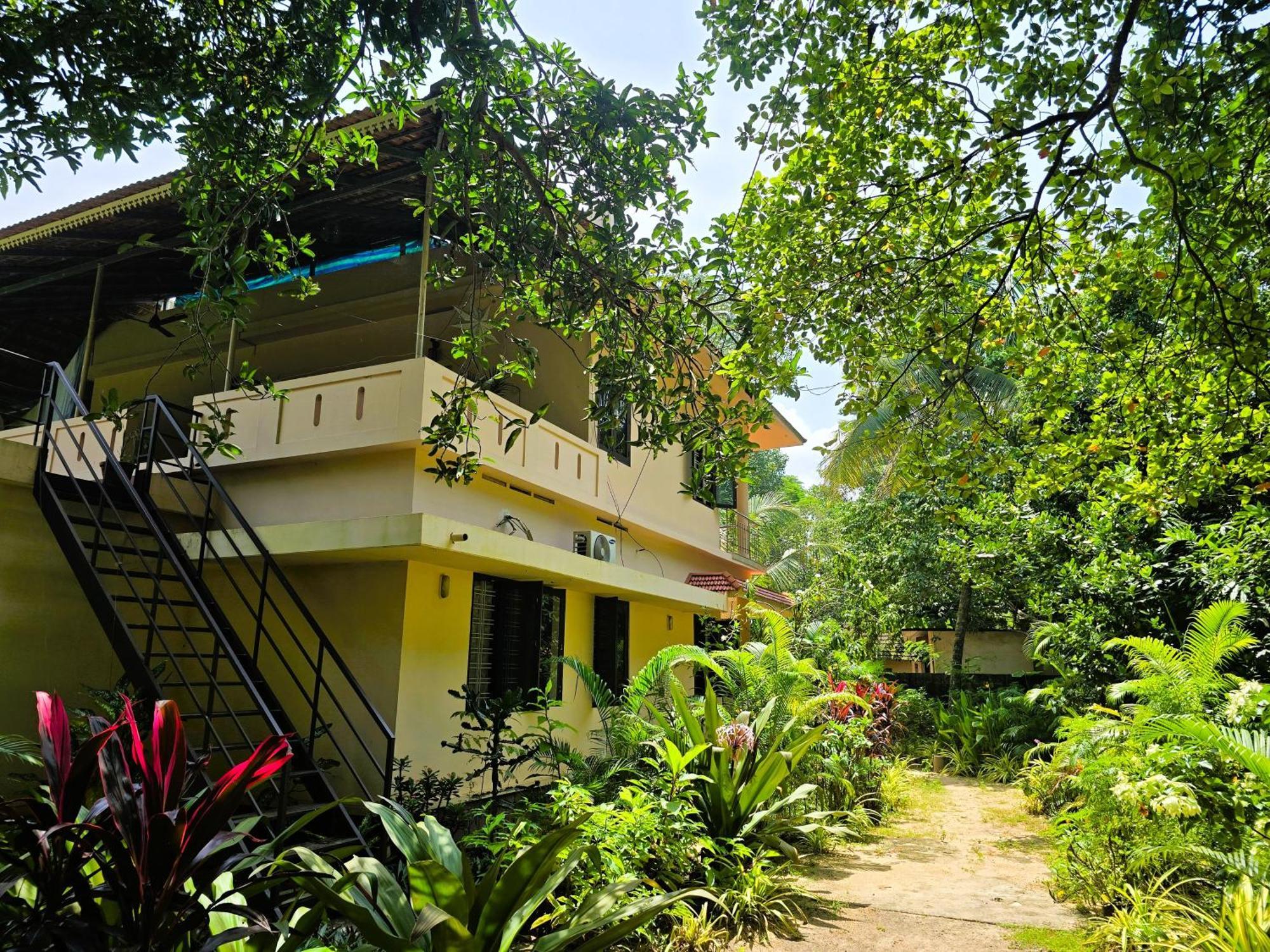 Bella Beach Villa Mararikulam Exterior photo